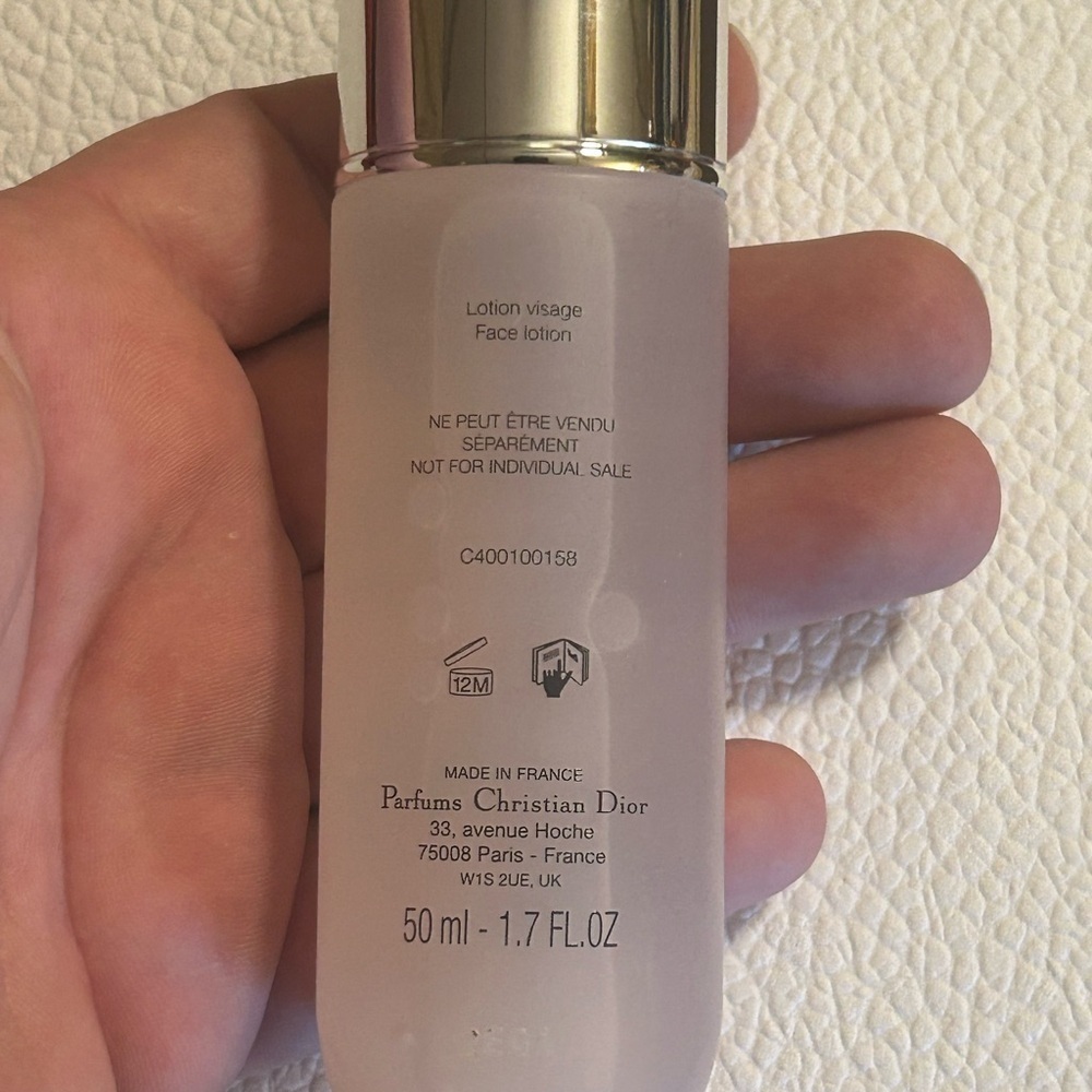 Dior Capture Totale Intensive Essence Lotion - Picture 2 of 4